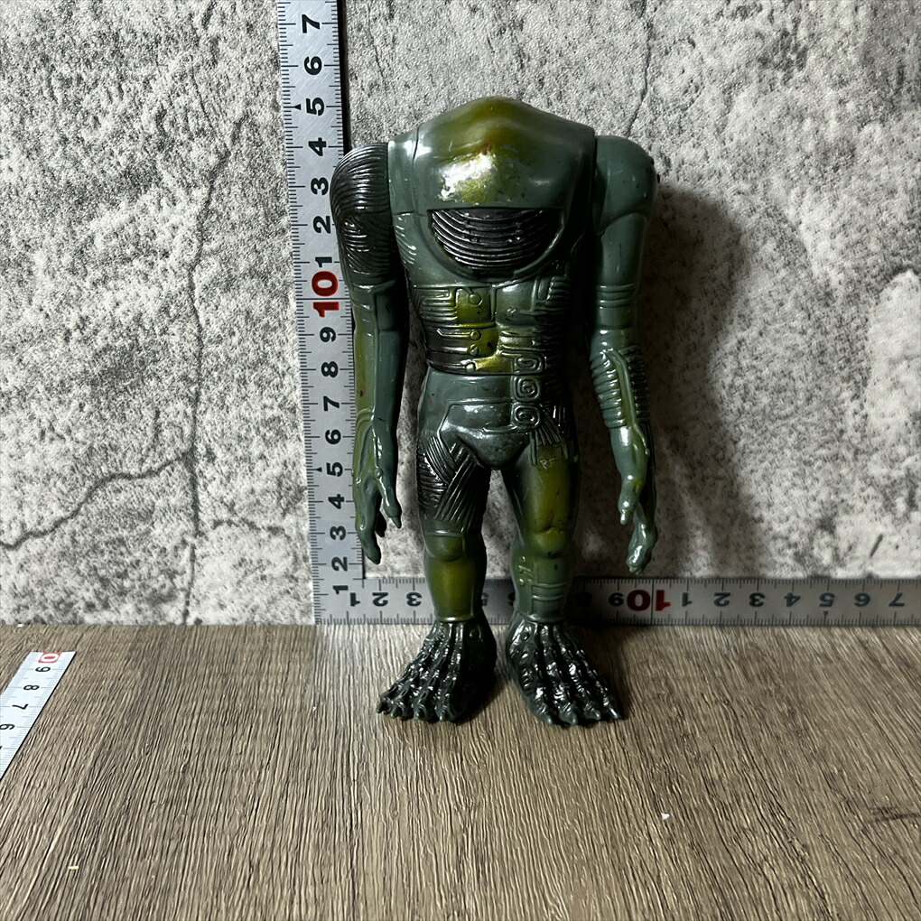 【中古】 【悲劇の宇宙飛行士】【パワード版の哀愁】 パワードジャミラ フィギュア Powered Jamila figure ジャミラ Jamila ウルトラマンパワード Ultraman Powered 棲星怪獣 彗星怪獣 宇宙飛行士 WINR ケンイチカイ 横8cm 高さ15cm 重さ71g 中古品画像