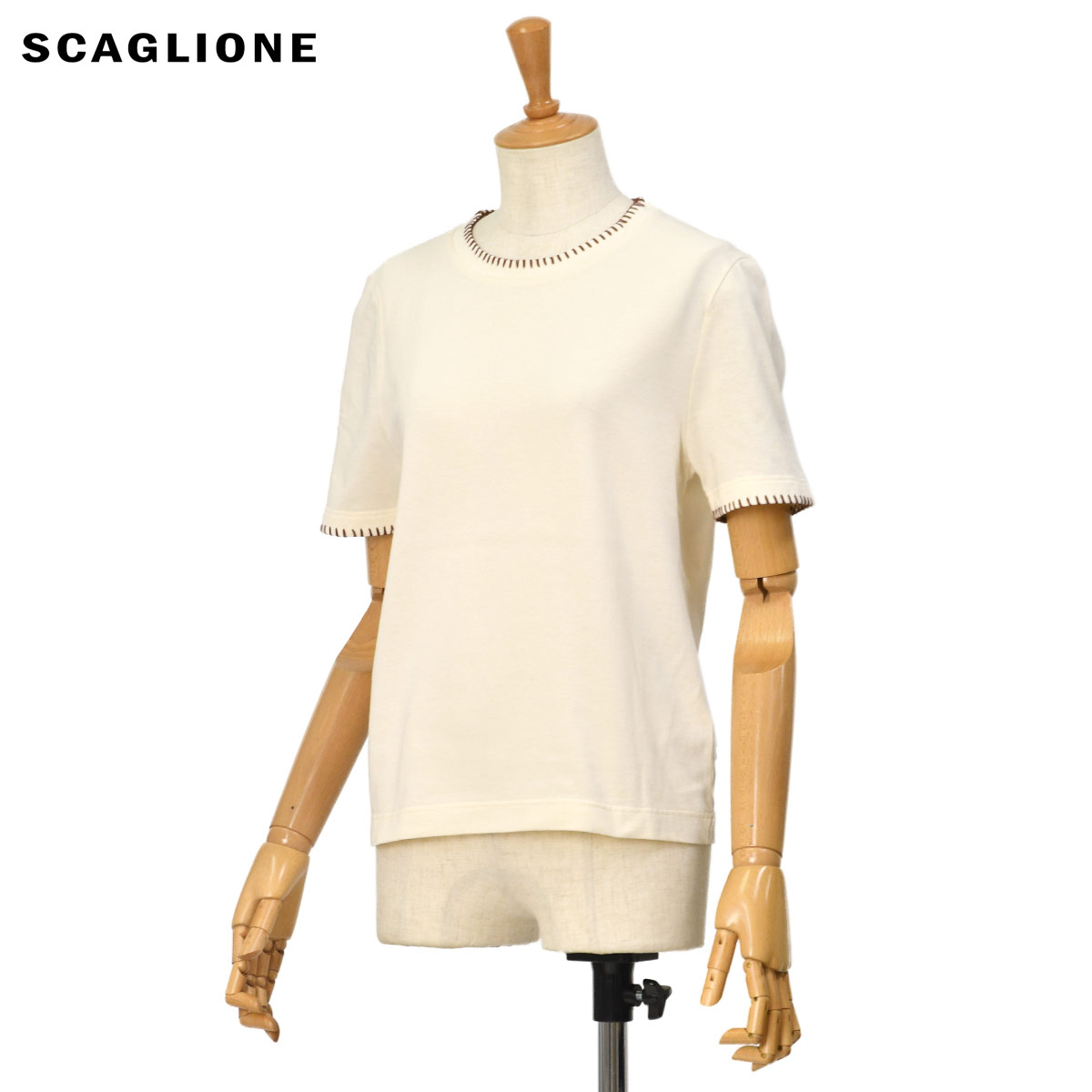 【WOMEN】プルオーバーの様に使えて雅びやか！SCAGLIONEの編み物