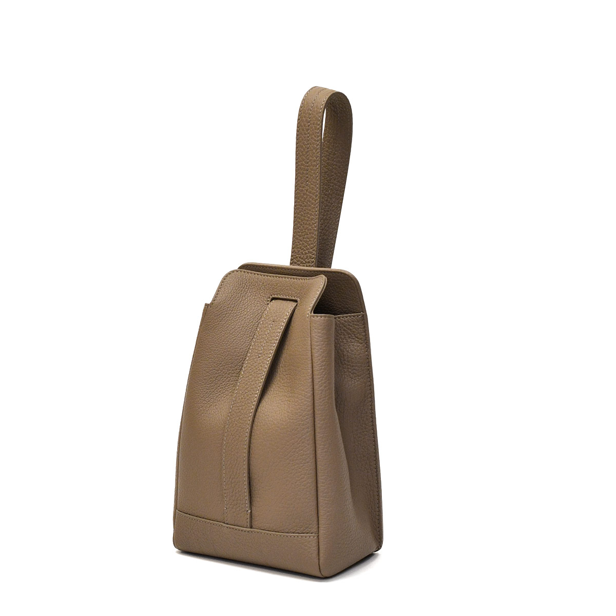 美品　a point etc アポワンウテセ　ラフィア　カゴバッグ 美品 a point etc アポワンウテセ ラフィア カゴバッグ - メルカリ
