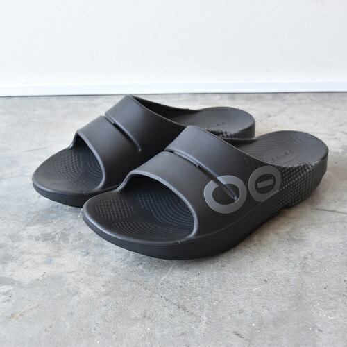OOFOS(ウーフォス) OOahh Sport / Black Matrix リカバリーサンダル画像