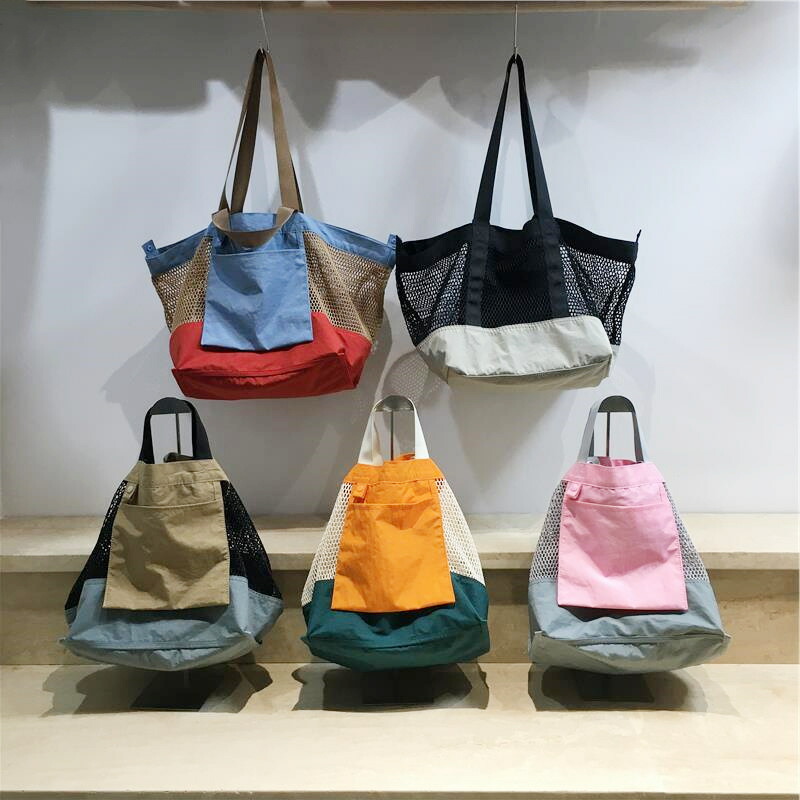 《配色切替メッシュリバーシブルトートバッグ》配色切替 メッシュバッグ リバーシブルバッグ トートバッグ 大容量バッグ ビッグサイズ 肩掛けバッグ カジュアルバッグ ナイロン100％ メッシュ素材 軽量 通気性 丈夫 黒 ブラック ベージュ ブルー ピンク オレンジ