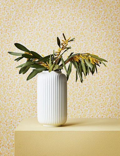 IKEAの花瓶とガーベラの鉛筆画 IKEAの花瓶とガーベラの鉛筆画 美術品・アンティーク・コレクション