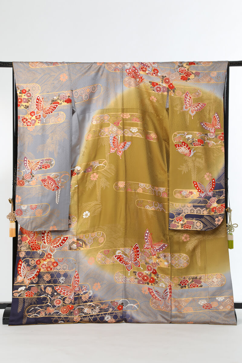 《フォーマル衣装》グレー オリーブグリーン 黒 蝶々 エ霞 正絹 中振袖 (MS758) (中古) (USED) 販売 クラレナ (リサイクル)【和装】【着物】【女性】【中振袖】｜フォーマルドレスメンズ　クラレナ