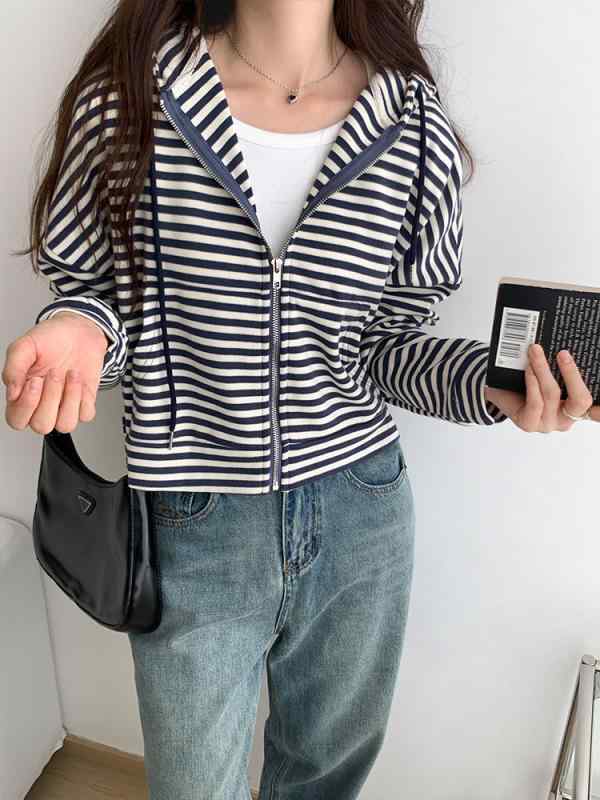 パーカー レディース 秋冬 長袖 ルーズフィット ジップアップ ストライプ トップス ショート丈 アウター 普段使い ゆったり かわいい カジュアル スポーティー 部屋着 青 ブルー系 5,430円