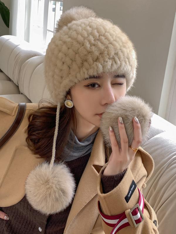 帽子 レディース リアルファー ニット帽 ミンクファー あったか かわいい 防寒 秋冬 女性 婦人 ミンク ケーブル編み ふわふわ もこもこ おしゃれ 小顔効果 コーデ2