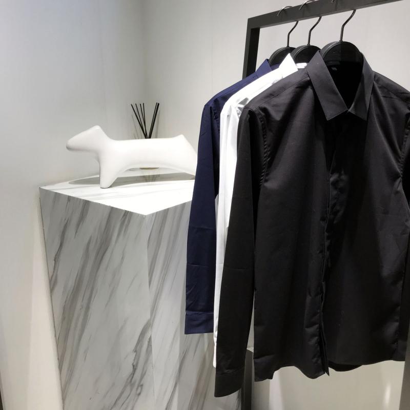 シャツ メンズ 男性用 トップス 春秋 カジュアルシャツ 長袖 無地 コットン 形態安定 普段使い 通勤用 黒 白 紺