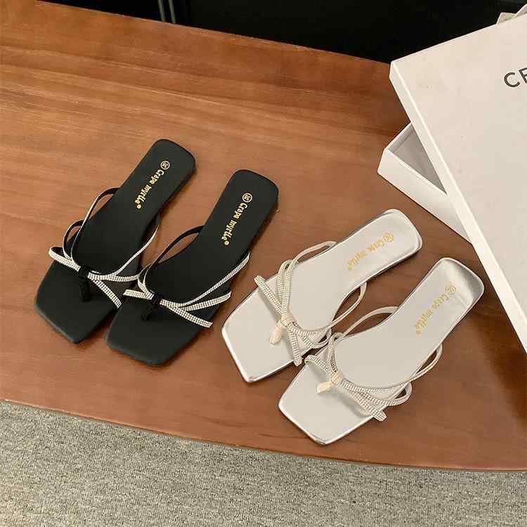 サンダル レディース トングサンダル ラインストーン ぺたんこ フラット ローヒール 歩きやすい 痛くない 履きやすい カジュアル きれいめ かわいい おしゃれ 滑り止め 婦人靴 女性用 黒 ブラック シルバー パープル イエロー