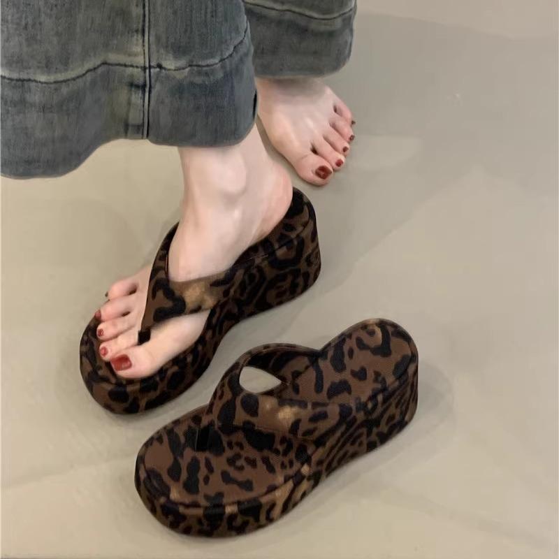 サンダル レディース 厚底 ビーチサンダル 疲れない 歩きやすい 黒 白 ヒョウ柄 夏 婦人靴 かわいい おしゃれ 海 プール 旅行