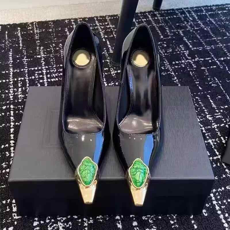 パンプス レディース 黒 エナメル スクエアトゥ ハイヒール 春秋 女性用 婦人靴 ピンヒール 6cm 7cm 8cm パーティー フォーマル かわいい おしゃれ 赤色2