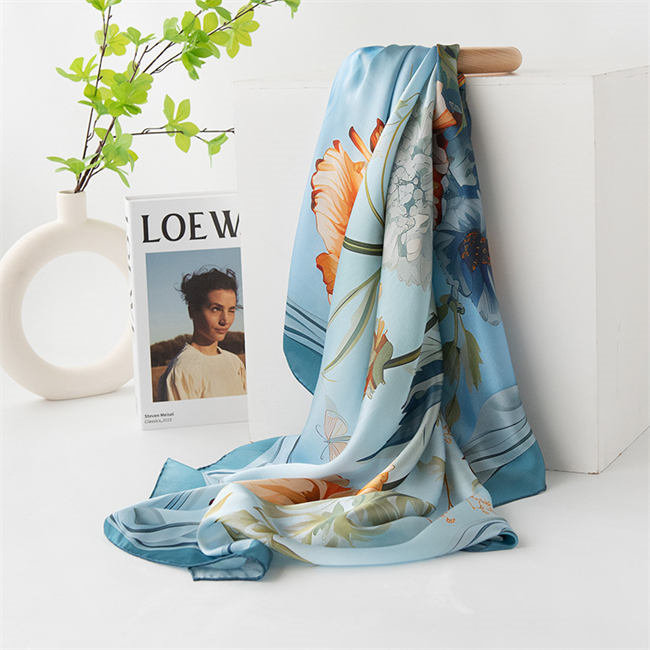 シルクスカーフ ストール 6A級シルク100％ 花柄 105*105cm 正方形 絹 大判 silk プレゼント 誕生日 彼女 妻 レディース バッグ おしゃれ かわいい 紫外線対策 uvカット uv対策 母の日 手巻き仕上げ 小さめ 涼しいシルク ネックスカーフ バッグスカーフ 夏マスク代わり