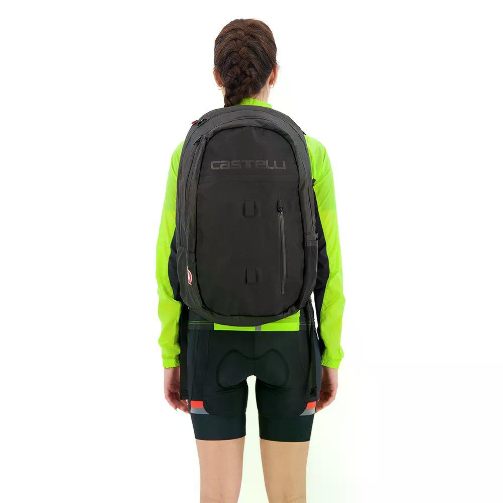 カステリ 歯車 26L うしろ側容器に並べる （ Black ） | CASTELLI Gear 26L backpack  [t]