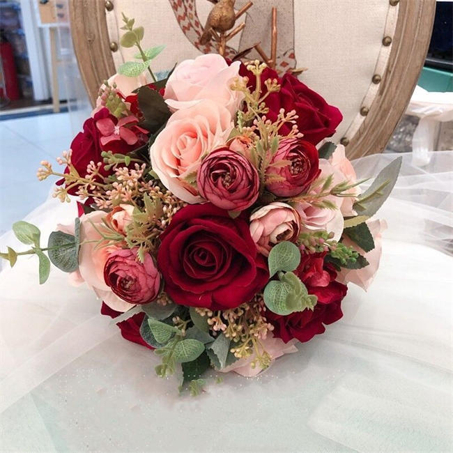 【時限特恵！最低4268円！】ウエディングブーケ ブートニア 安い 結婚式 アレンジメント 披露宴 ウェディング用 造花 ブライダルブーケ 造花 手作り 手作りウェディングブーケケース 結婚式 ウェディングブーケ 手作り 花嫁