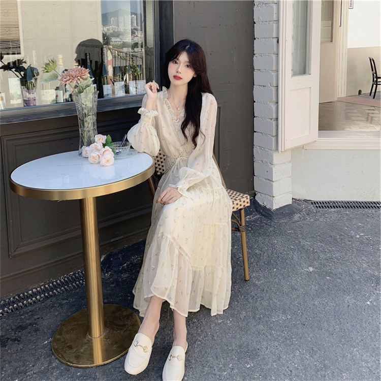 【時限特恵！】ワンピース 春 夏 ｖネック 長袖 レディース ミモレ丈 体型カバー おしゃれ ファッション ドレス レジャー 卒業式 入学式 結婚式 お嬢様風 洋装 ロングワンピ オフホワイト 花柄 Aライン お出かけ