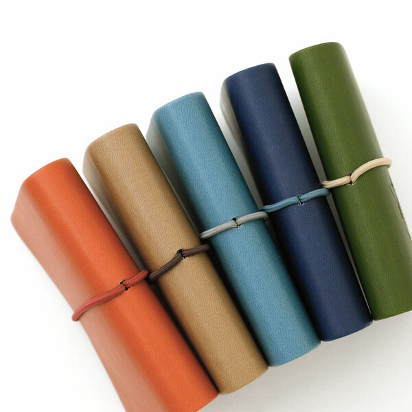 免運費！五種顏色可選！姆明卡包，風琴式設計，7個口袋，美樂蒂和史力奇圖案，非常適合收納醫療卡、積分卡和名片。 High Tide - 郵寄出貨。