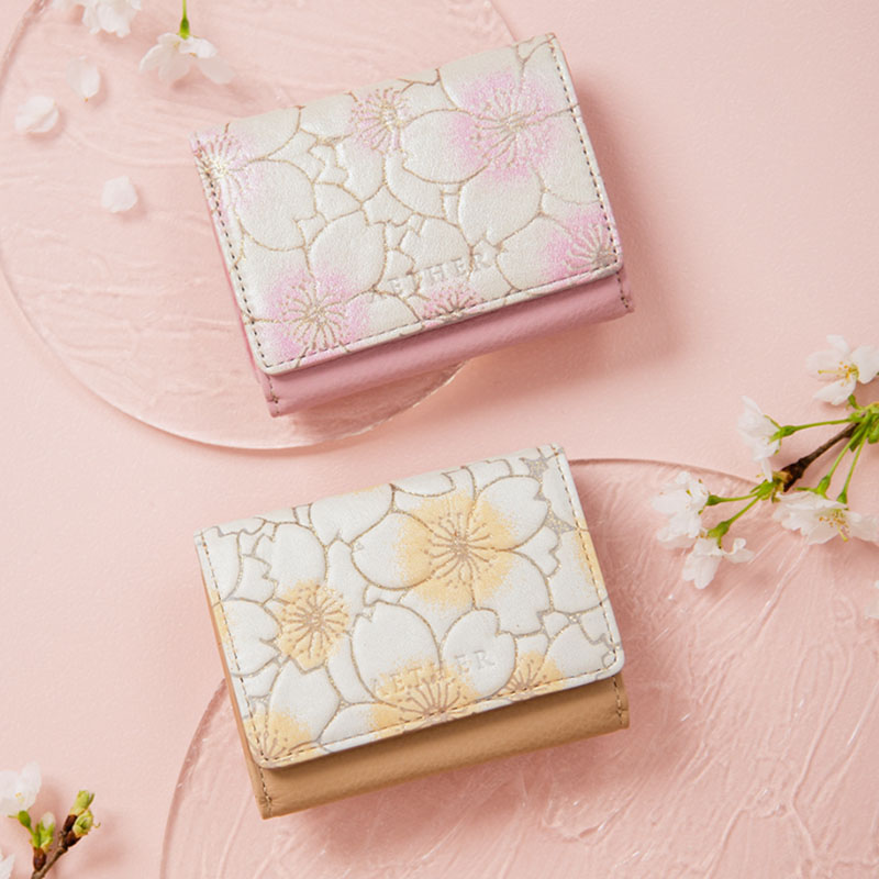 【AETHER】 三つ折り財布 レディース イタリア製 桜柄レザー「サクラ」ミニ財布 大人可愛い 女性 お財布 三つ折り かわいい 女性 さくら  桜 桜柄 花柄 和柄 ピンク イエロー おしゃれ 大人 エーテル ブランド 誕生日 記念日 母の日 開運日 プレゼント 無料 ...