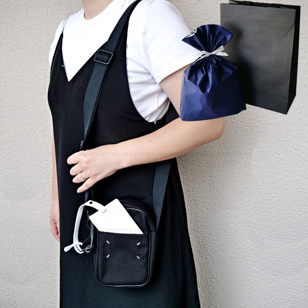 楽天市場】MAISON MARGIELA PHONE HORDER SA1VZ0003 P4746 T8013 BLACK