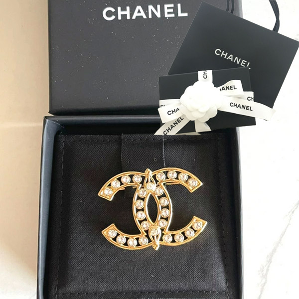 エレガント【CHANEL】25P キラキラ ハート×星 CCロゴ ブローチ エレガント【CHANEL】25P キラキラ ハート×星 CCロゴ ブローチ