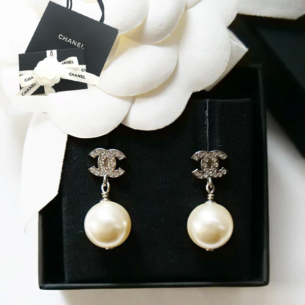 【プレゼントにも♪】CHANEL★ピアス プレゼントにも☆】CHANEL ピアス (CHANEL/ピアス) ABF217
