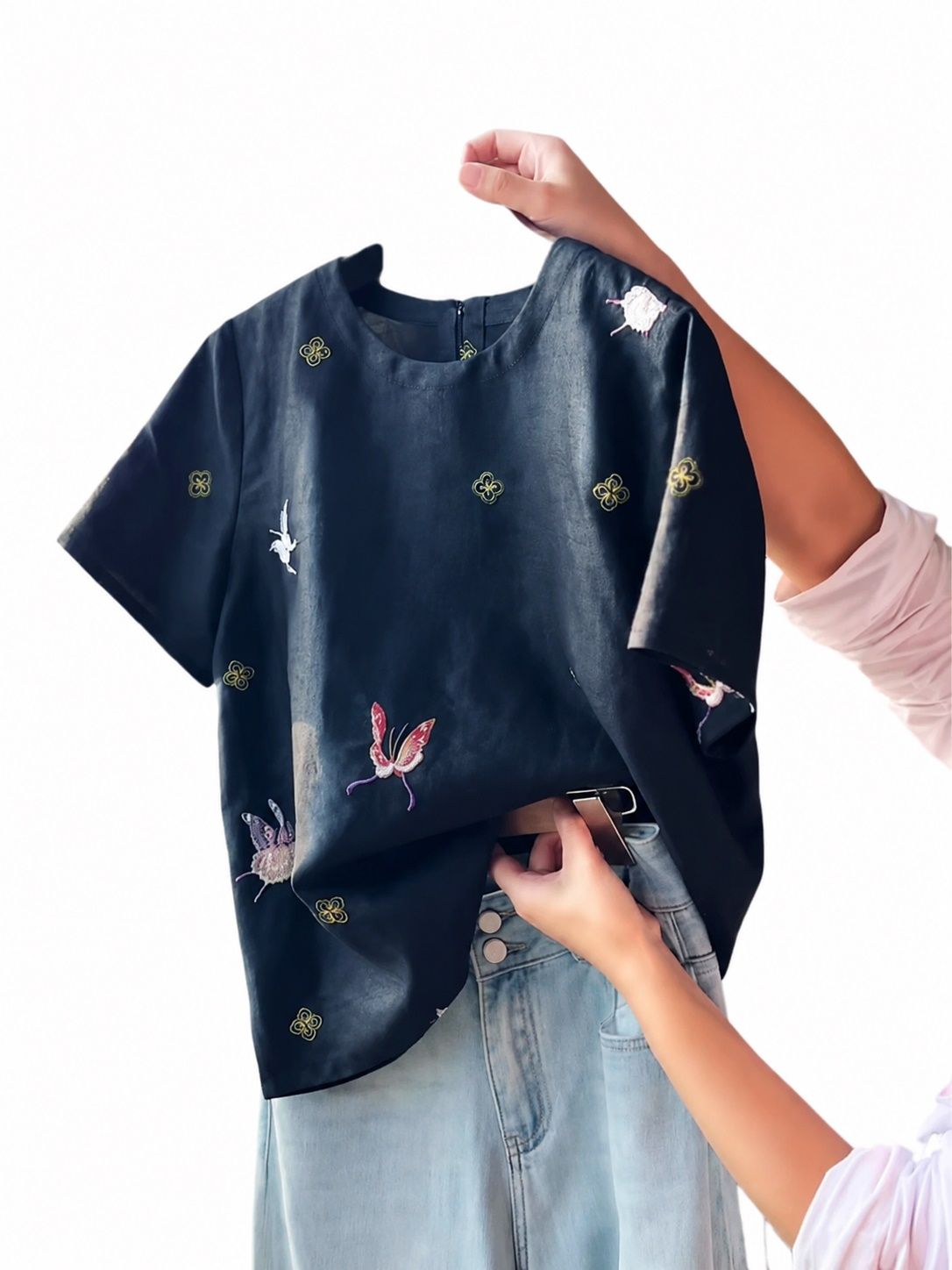 ブラウス レディース 半袖 チャイナ風 トップス エスニック 刺繍 ちょうちょ ジャガード 大人可愛い クルーネック ゆったり 体型カバー 高見え カジュアル 民族風 きれいめ 春夏 ティーシャツ チ｜Clover Rainbow