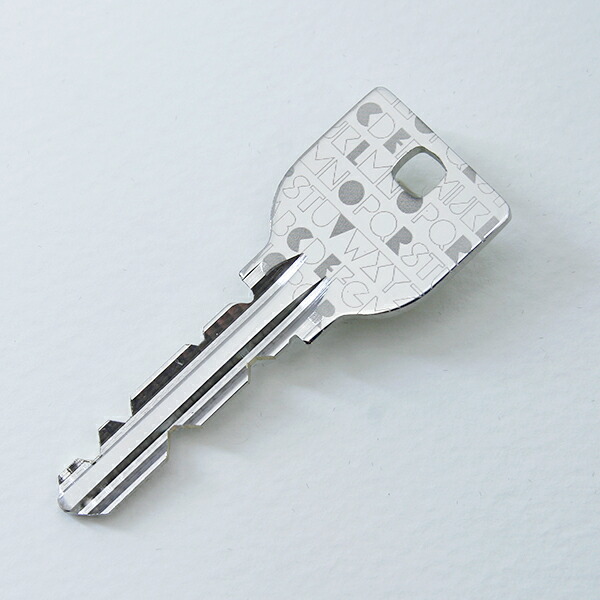 装飾的なデザインの金属製鍵 ok0074_1.jpg