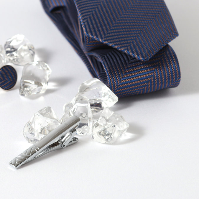 英国ブランドメンズギフト4点フルセット Quit Running ヘリンボーン ダークブルー ネクタイ ポケットチーフ タイクリップ カフス ステンレス ネクタイピン ハンカチ 男性 クイトランニング ギフト 就職祝い 卒業式 スーツ フォーマル 新社会人 紳士 トラッド