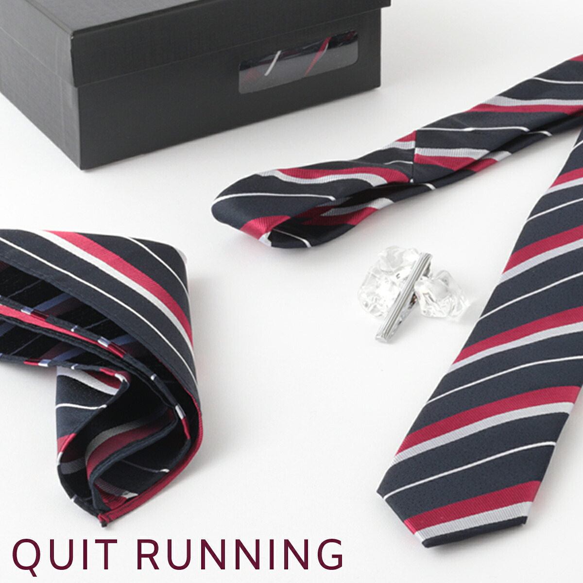 英国ブランド メンズ ギフト4点フルセット Quit Running ネイビー ×レッド × ホワイト ストライプ ネクタイ ポケットチーフ ナロータイクリップ カフス ステンレス ネクタイピン クイトランニング ギフト 祝い 卒業式 スーツ フォーマル トラッド