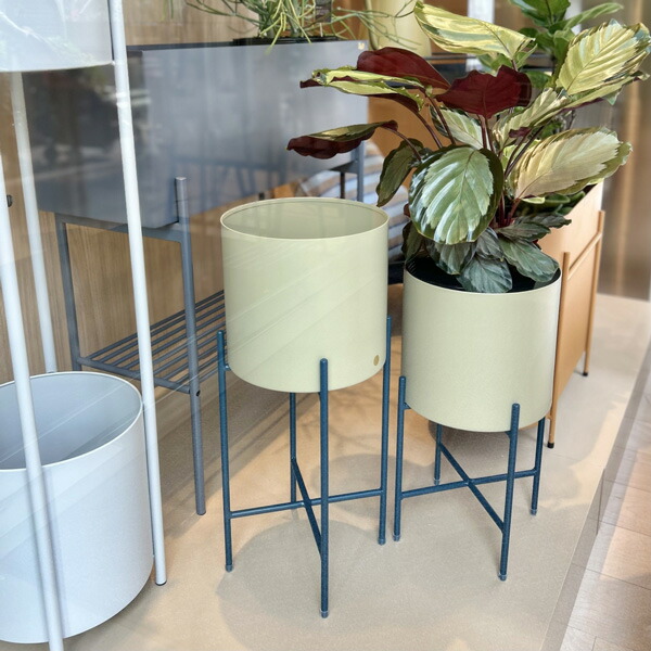 Hubsch(ヒュプシュ) エアリーポット Ф25 ホワイト/ブラック/カーキ 8号