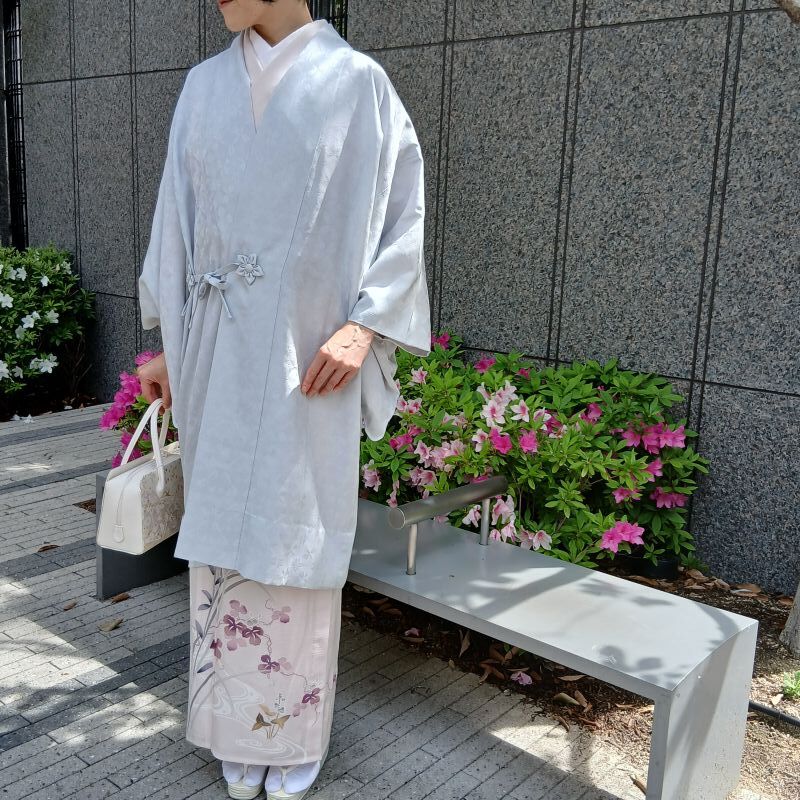 夏 単衣 紋紗織 「七宝紋」 道中着 新品 和装コート ロング丈 「国産丹後縮緬」羽織物 茶道着物 御仕立上り【灰青色】(3516RC)|きもの club 藤
