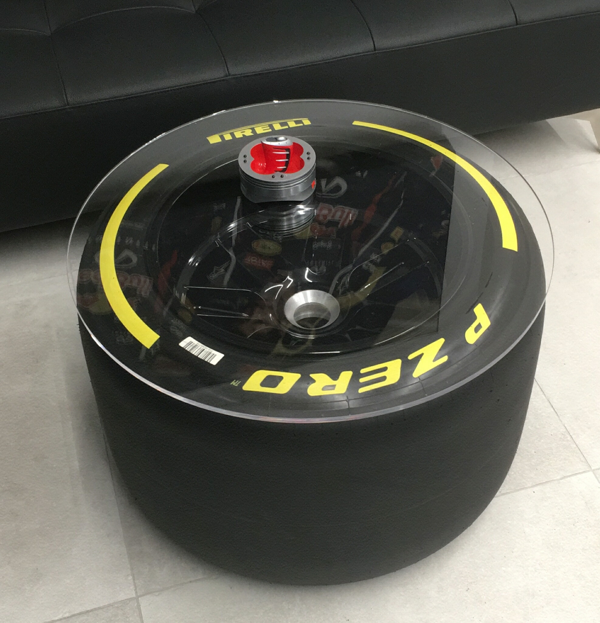 テーブル センターテーブル ローテーブル リビングテーブル ピレリ オフィシャル PIRELLI 1/1スケール 18インチホイール タイヤ インテリア イエロー 147,200円