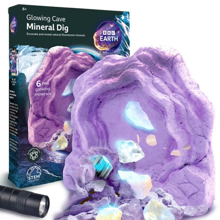 BBCアース 蓄光ケーブ ミネラル発掘キット 6歳以上向け BBC Earth Glowing Cave Mineral Dig Kit, Kids STEM Geology Excavation Set, Ages 6+ 【お取り寄せ商品】