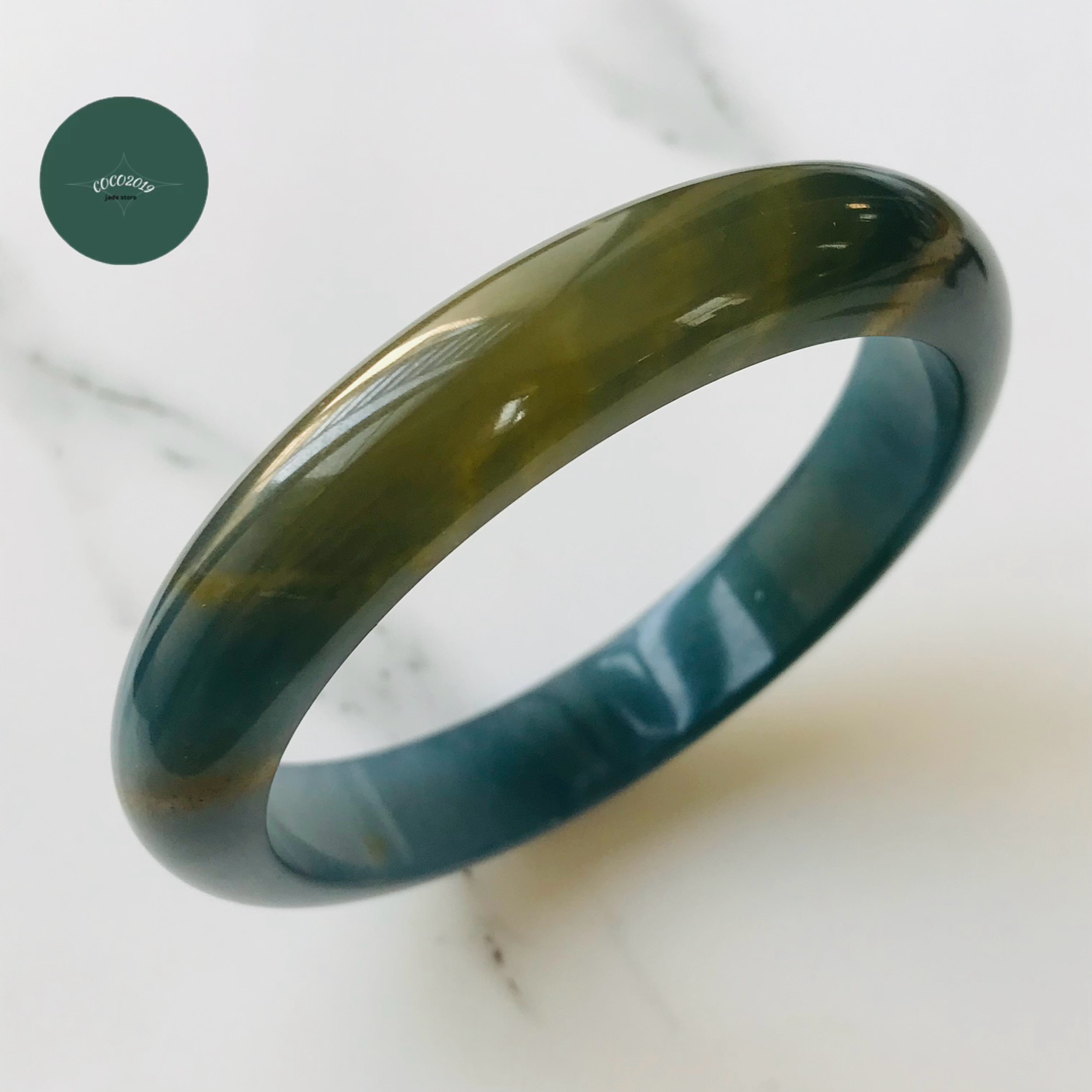 グアテマラ共和国産 翡翆 翡翆 jade  バングル  黄色 青み 57.0粍   翡翆 ひすい 力強さ石ころ hisui 本翡翆 翡翆専門職店 付属品 腕輪 成年者可愛らしい 手?