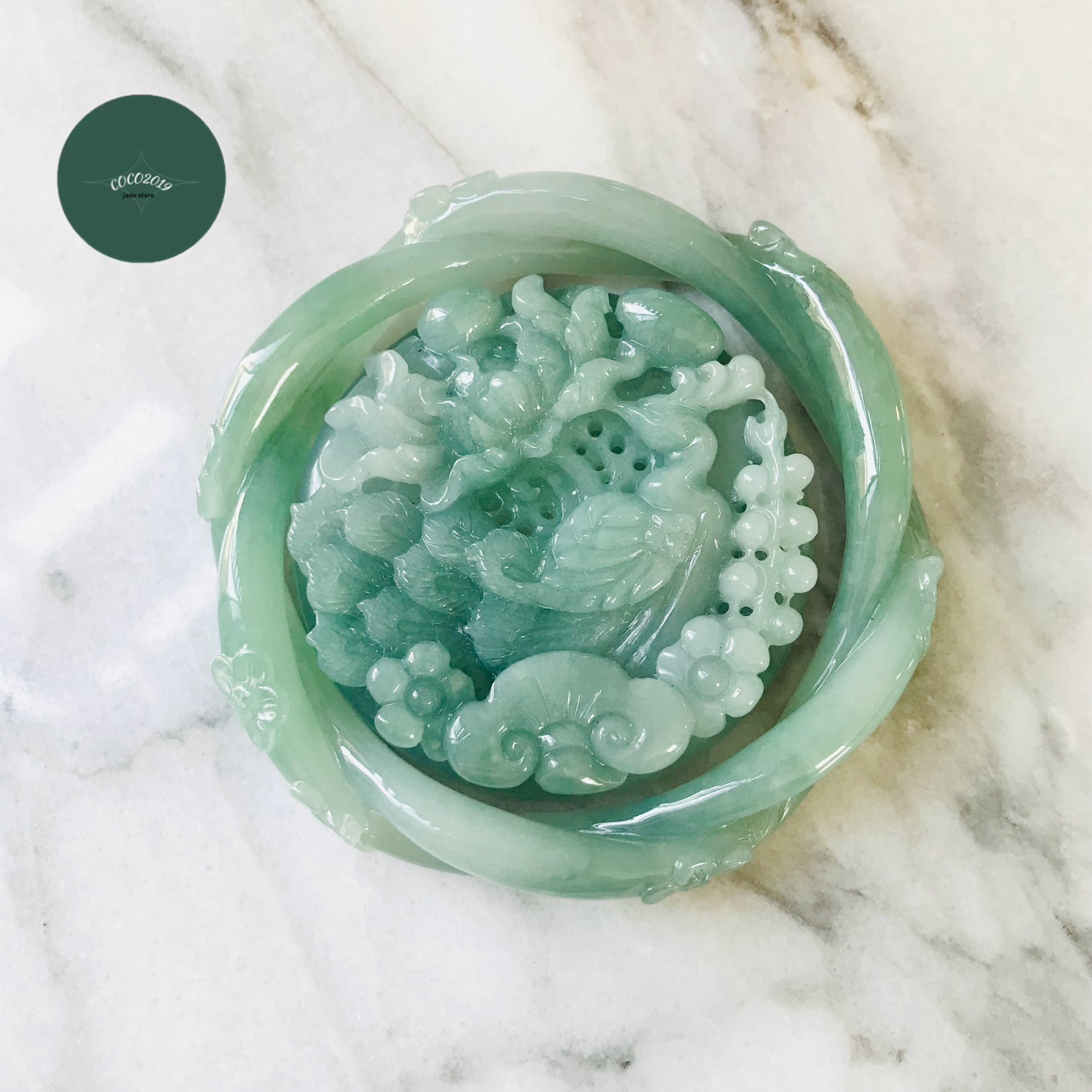 グアテマラ共和国産 翡翆 翡翆 jade バングル 腕輪 51.4粍 翡翆 ひすい 力強さ石ころ hisui 本翡翆 翡翆専門職店 付属品 宝飾品 手? 緑 カービング 刻みつける