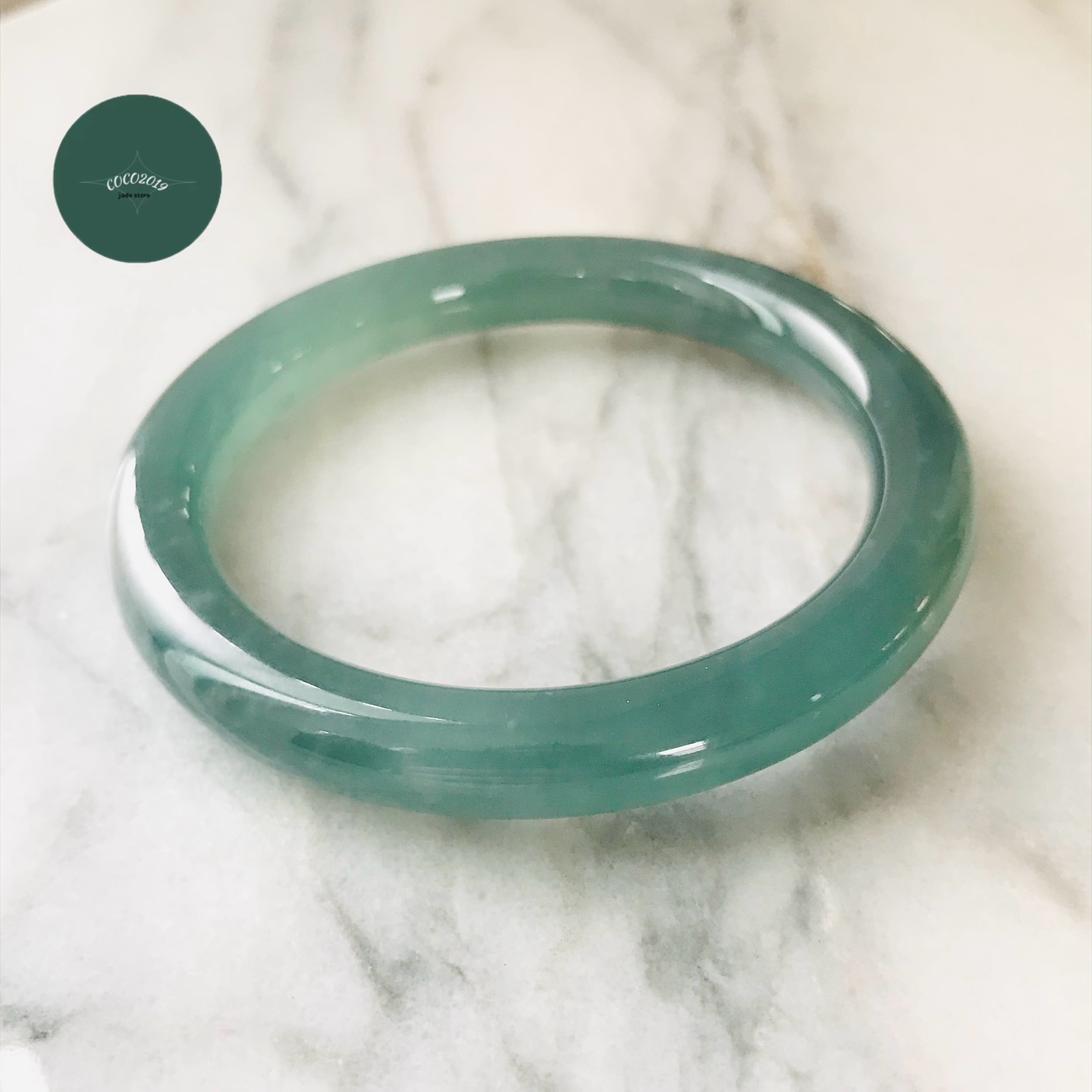 グアテマラ共和国産 翡翆 翡翆 jade バングル 腕輪 55.6粍 翡翆 ひすい 力強さ石ころ hisui 本翡翆 翡翆専門職店 付属品 宝飾品 手? 青 緑 氷翡翆
