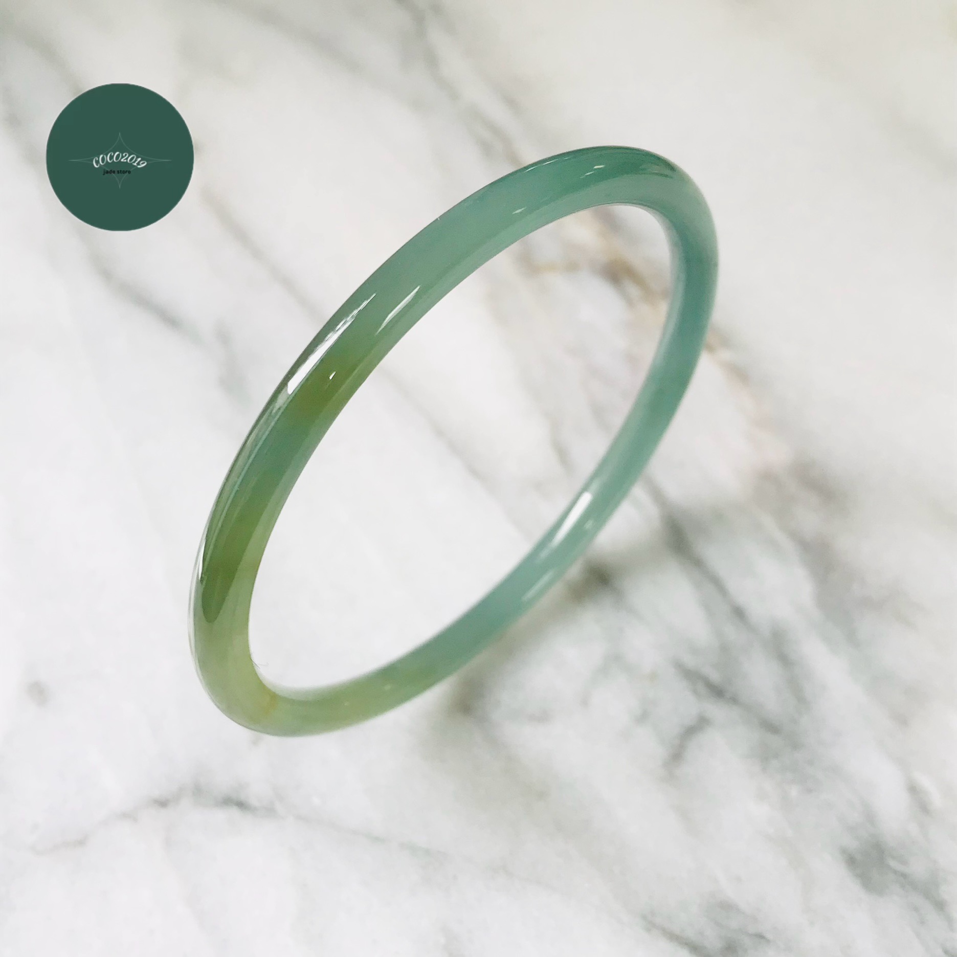 グアテマラ共和国産 翡翆 翡翆 jade バングル 腕輪 56.7粍 翡翆 ひすい 力強さ石ころ hisui 本翡翆 翡翆専門職店 付属品 宝飾品 手? 青 緑 氷翡翆 黄