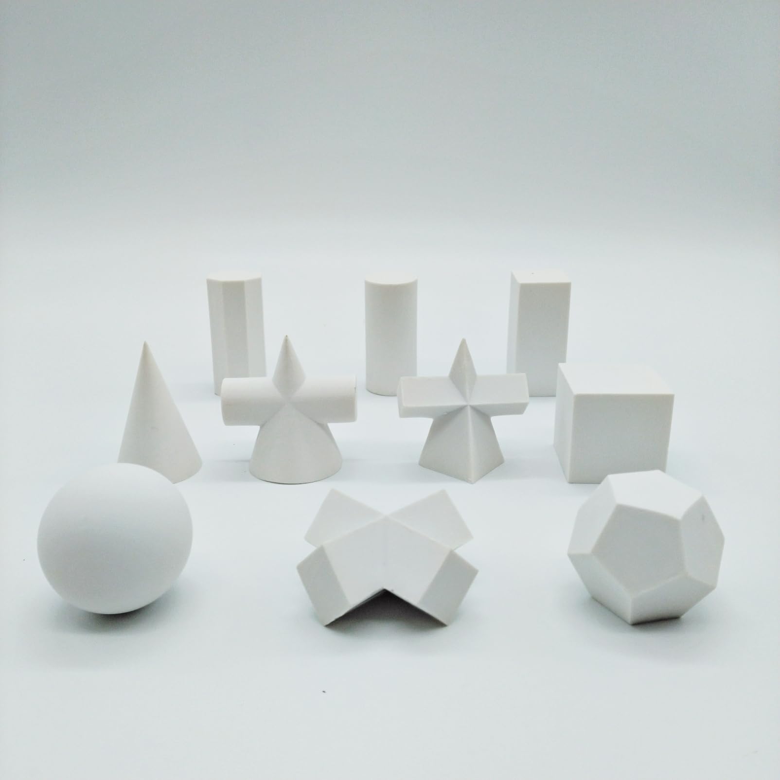 黄色の梨型置物 幾何学デザイン 黄色の梨型置物 幾何学デザイン