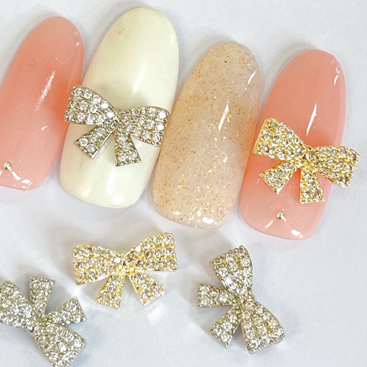 市場 ネイルパーツ ゴールド リボン 1個 ジルコニアストーン チャーム ブライダルネイル シルバーセルフネイル ネイル