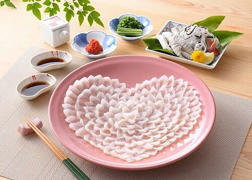 ふぐ 恋盛り 2人前 冷蔵 とらふぐ 魚 魚介 刺身 刺し 高タンパク コラーゲン 贈り物 贈答 誕生日 お祝い 老舗 専門店 下関 山口｜With your Life Cocoa 20,440円