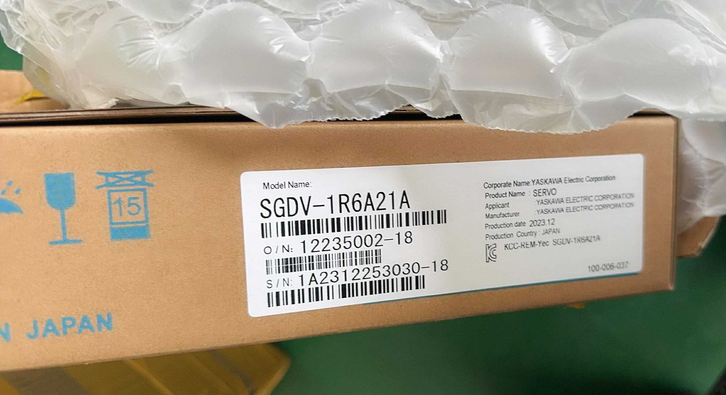 新品★日本の首都発★適当お願いごと★税込 YASKAWA サーボ１番ウッド SGDV-1R6A21A ★６ヶ月引き受ける