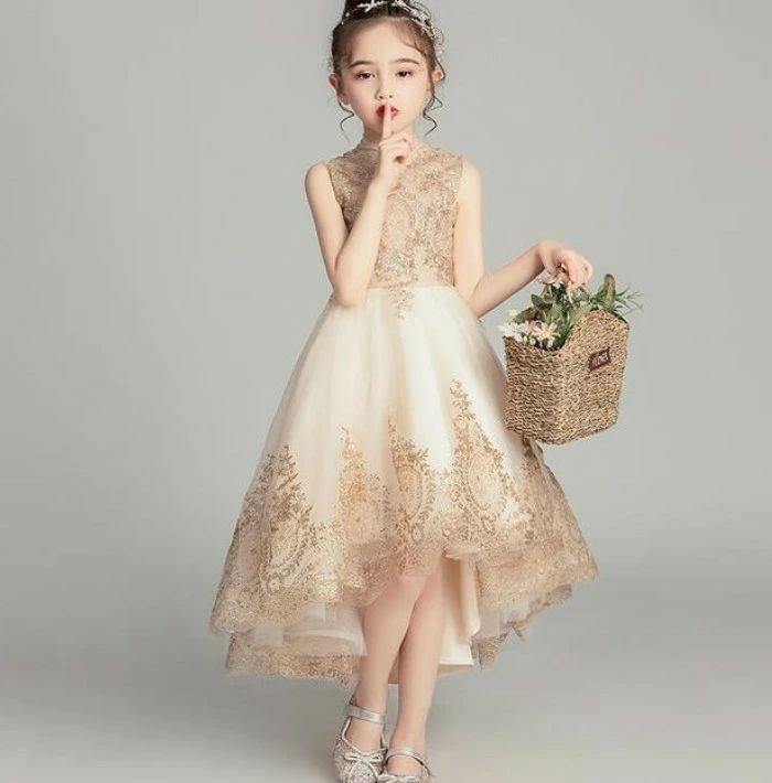 【百貨店SALE】赤ちゃん お召しもの ロング フィッシュテール 成年者っぽい キッズドレス 洋琴 告げ知らせる会 御姉さん お召しもの ロングスコート 御芽出度 フォーマル 赤ちゃん服 衣装 太陽フレア ノースリーブ 透け感 刺しゅう ラメ ゴールド 三鞭酒 レトロ 100 110 120 130 140 150 160 成年者