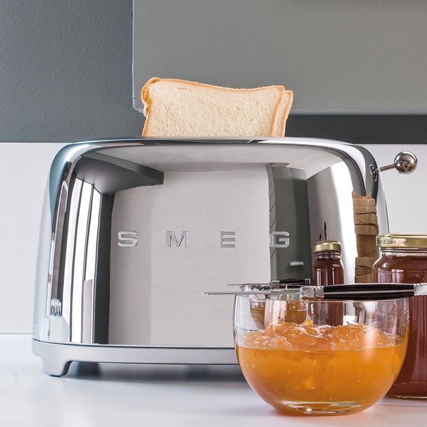 （日本置き目売りわたす店）SMEG ポップアップトースター２枚用【クローム/しろがね色】TSF01-SS-JPイタリア共和国家電ブランド名【SMEG/スメッグ】レトロ ひな型 今めかしい家電 ご機嫌ブランド名 4枚～8枚切り 食麺麭 乾杯 スメグ