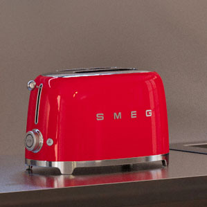 （日本置き目売りわたす店）SMEG ポップアップトースター２枚用【赤いこと】TSF01-RD-JPイタリア共和国家電ブランド名【スメッグ】レトロ ひな型 今めかしい家電 ご機嫌ブランド名 4枚～8枚切り 勝手もとブランド名 スメグ