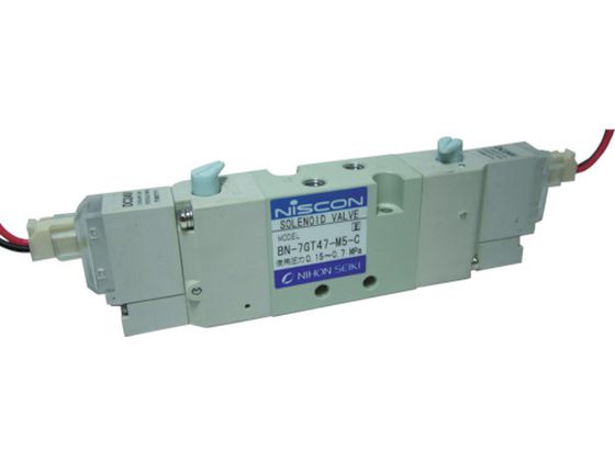 【マラソン限定★ポイント2倍】【お取り寄せ】日本精器 4方向電磁弁M5ダブルAC100V7GT BN-7GT47-M5-C-E100 電磁弁 コンプレッサー 空圧機器 ホース 生産加工用品 作業用品 工具|ココデカウ