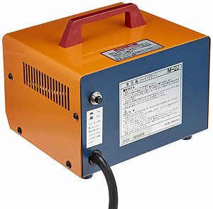 【中古】(未当て嵌める品)日動 変圧器 昇圧器御機嫌力強さ 2KVA 2芯手合い M-20  (100V-115・125V)