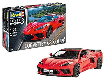 【中古】(非常に良い)ドイツレベル 1／25 コルベット スティングレイ C8 クーペ プラモデル 07714