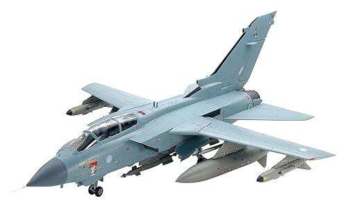 【中古】(未使用品)タミヤ 1／32 スケール特別企画 イタレリシリーズ イギリス軍 トーネード GR.4 (パイロット人形付) プラモデル 25425 25425-000