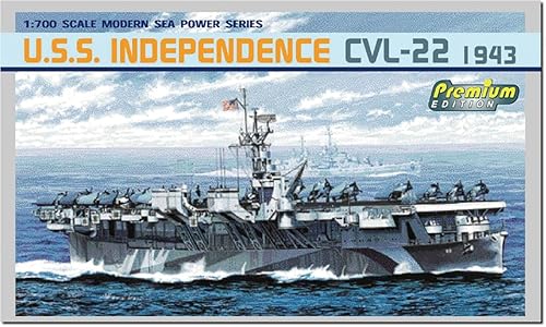 【中古】プラッツ ドラゴン 1／700 WW2 アメリカ 空母 U.S.S.インディペンデンス CVL-22 プラモデル DR7054 (船)