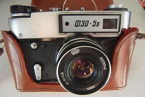 【中古】(未当て嵌める品)ボックス席+旅行免状+明らかにする書 FED 5 V (B) film camera +水晶体 lens Inustar 61 L／D 写真フィルム写真機