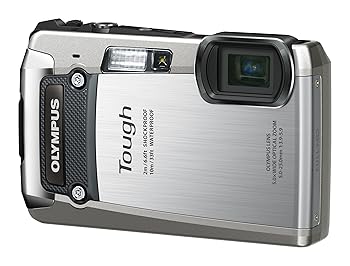 【中古】(未当て嵌める品)OLYMPUS デジタル写真機 TG-820 しろがね色 10m雨合羽 2m耐落下ぼうぜん自失 -10℃耐低温 耐荷重100kg 1200万絵素 後ろ側素っ破抜き型CMOS 光学5倍望遠レンズ DUAL IS ハ