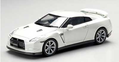 【中古】(未使用品)エブロ 1／43 NISSAN GT-R (ホワイト) 完成品