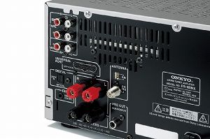 【中古】(人並み外れたに好いたらしい)ONKYO CD/MDラジオ受信機アンプリファイアー FR-N9NX(S)